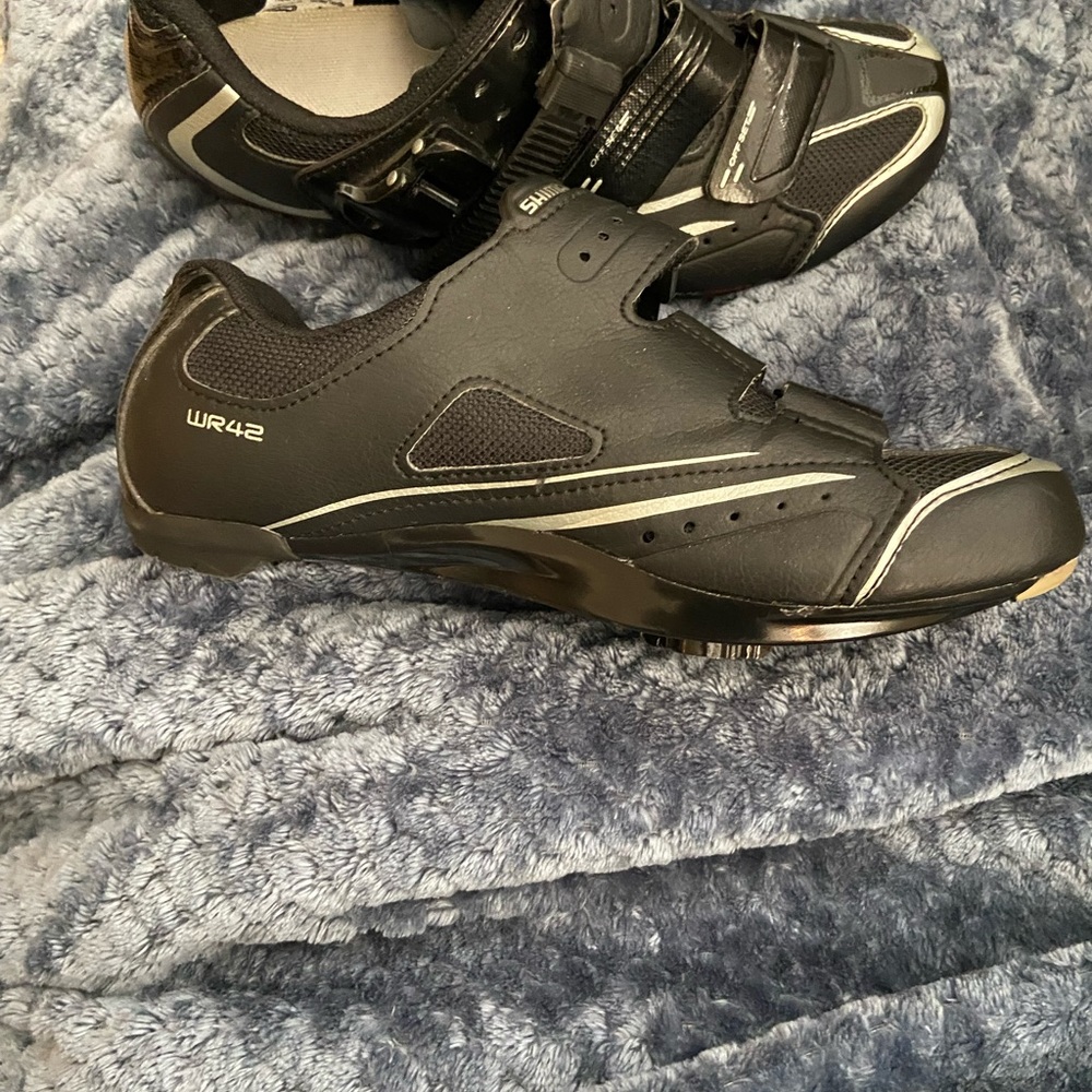 Shimono spinning shoes with cleats